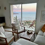 Boheme With Seaview & Private Garden, Antheor Apartman *