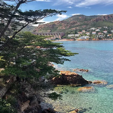 Boheme With Seaview & Private Garden, Antheor Apartmán Saint-Raphaël