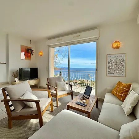 Daire Boheme With Seaview & Private Garden, Antheor *