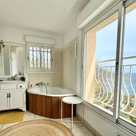 Boheme With Seaview & Private Garden, Antheor Daire *