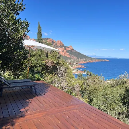 Apartmán Boheme With Seaview & Private Garden, Antheor *