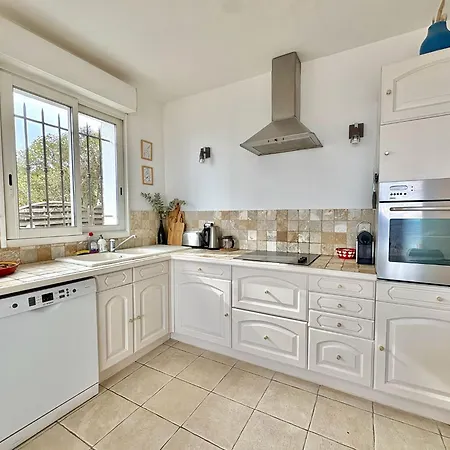 Boheme With Seaview & Private Garden, Antheor Apartmán Saint-Raphaël