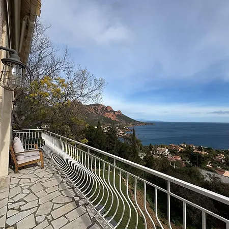 Daire Boheme With Seaview & Private Garden, Antheor Saint-Raphaël