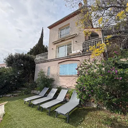 Apartmán Boheme With Seaview & Private Garden, Antheor *